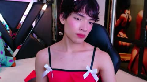 isaacnova online show from May 3, 9:04 am