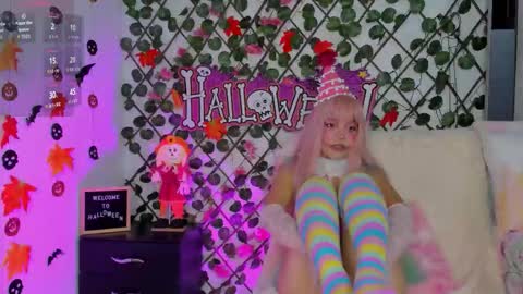 Isa online show from October 31, 2:51 pm