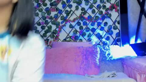 Snapshot of isabel_jamess chatting on April 14, 11:22 pm Isa online show from April 14, 11:22 pm