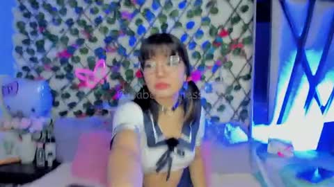 Snapshot of isabel_jamess chatting on June 14, 12:19 am Isa online show from June 14, 12:19 am