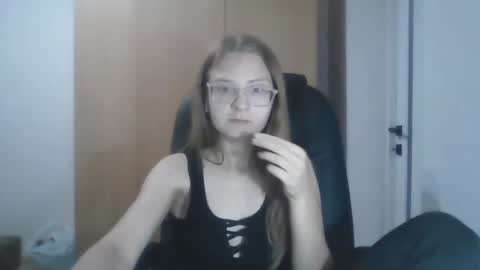 isabel_loveee online show from September 30, 8:14 pm