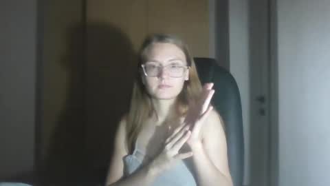 isabel_loveee online show from November 4, 8:08 pm