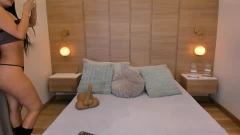 Isa online show from March 13, 3:57 am