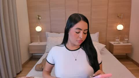 Snapshot of isabel_millher chatting on May 30, 3:58 am Isa online show from May 30, 3:58 am