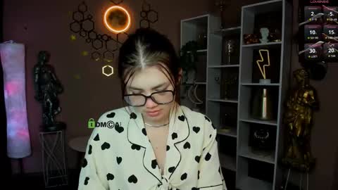 Snapshot of isabel_wave chatting on April 15, 8:20 pm isabel online show from April 15, 8:20 pm