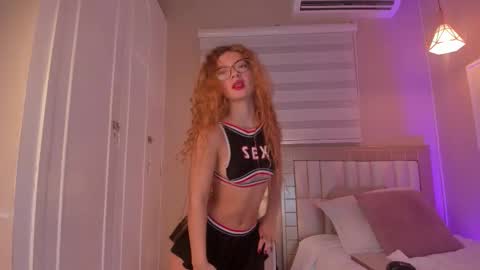 isabela__x online show from February 10, 11:36 am