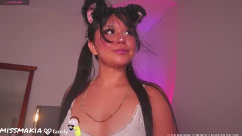 Snapshot of isabela_antonia_ chatting on December 16, 8:52 am online show from December 16, 8:52 am