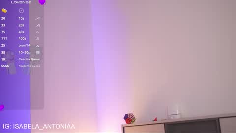 Snapshot of isabela_antonia_ chatting on October 20, 12:05 pm online show from October 20, 12:05 pm