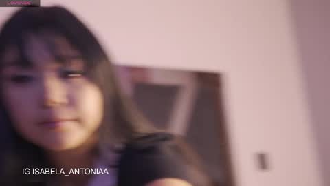 Snapshot of isabela_antonia_ chatting on April 23, 8:11 pm online show from April 23, 8:11 pm