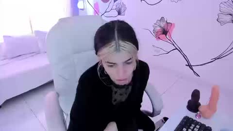 Snapshot of isabela_fiorelli chatting on September 9, 2:16 pm isabela_fiorelli online show from September 9, 2:16 pm