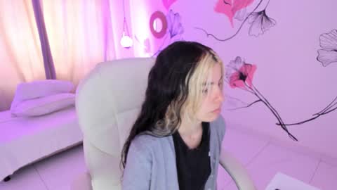 Snapshot of isabela_fiorelli chatting on September 15, 1:22 pm isabela_fiorelli online show from September 15, 1:22 pm