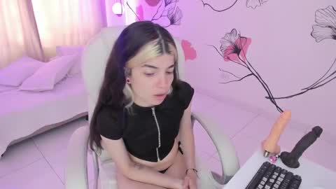 Snapshot of isabela_fiorelli chatting on October 7, 1:30 pm isabela_fiorelli online show from October 7, 1:30 pm