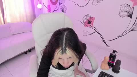 Snapshot of isabela_fiorelli chatting on October 9, 1:53 pm isabela_fiorelli online show from October 9, 1:53 pm