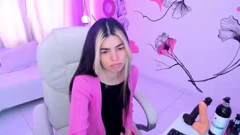 Snapshot of isabela_fiorelli chatting on November 11, 1:33 pm isabela_fiorelli online show from November 11, 1:33 pm