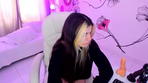 Snapshot of isabela_fiorelli chatting on November 13, 2:16 pm isabela_fiorelli online show from November 13, 2:16 pm