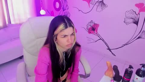 Snapshot of isabela_fiorelli chatting on November 18, 1:04 pm isabela_fiorelli online show from November 18, 1:04 pm