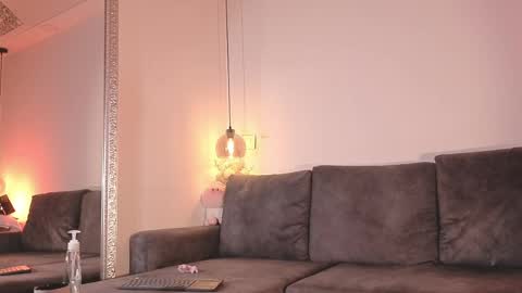 Isabela online show from April 12, 11:59 am