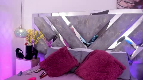 Snapshot of isabela_parkerr chatting on May 11, 1:06 pm Mommy Isa online show from May 11, 1:06 pm