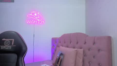 Snapshot of isabela_tay chatting on April 28, 11:37 am ISABELA online show from April 28, 11:37 am