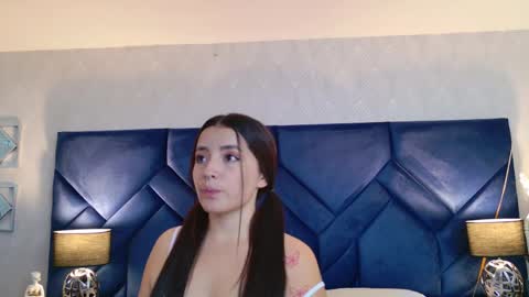 Snapshot of isabelacampbell_ chatting on May 18, 6:47 pm IsabelaCampbell online show from May 18, 6:47 pm