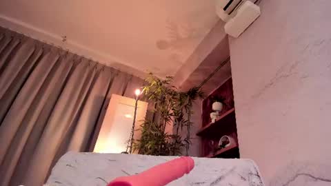 Snapshot of isabelastefano chatting on July 7, 6:47 am isabelastefano online show from July 7, 6:47 am