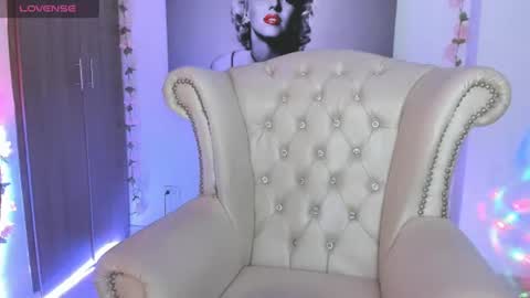 Snapshot of isabelhot1 chatting on June 21, 9:17 pm Isabel online show from June 21, 9:17 pm