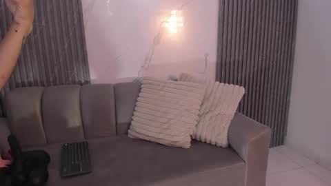 Snapshot of isabeljohnson chatting on July 3, 4:13 pm Isabel online show from July 3, 4:13 pm