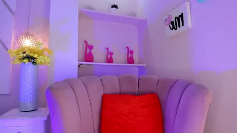 Snapshot of isabella__shine chatting on April 29, 4:00 pm Isa online show from April 29, 4:00 pm