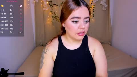 Snapshot of isabella_arias1 chatting on May 22, 12:07 am Isabella Arias online show from May 22, 12:07 am