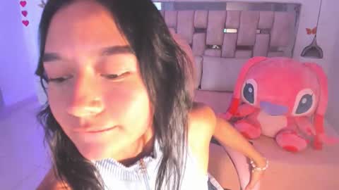 isabella_castillo_ online show from March 12, 10:05 pm