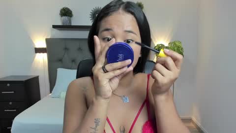 Snapshot of isabella_florez22 chatting on February 6, 12:05 pm Isabel florez online show from February 6, 12:05 pm