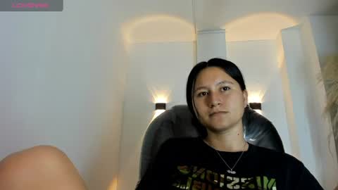 Isabella online show from July 9, 7:45 am