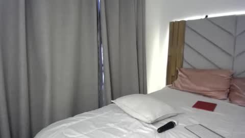 Snapshot of isabella_m_ chatting on March 18, 3:04 pm Isabella online show from March 18, 3:04 pm