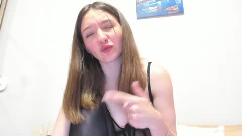 Snapshot of isabella_noir88 chatting on June 3, 6:57 pm Isabella Noir online show from June 3, 6:57 pm