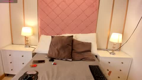 Snapshot of isabella_roa chatting on March 2, 4:36 am Isabella online show from March 2, 4:36 am