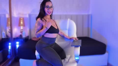 Isa  online show from December 5, 12:41 am