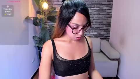 Snapshot of isabella_star_ chatting on April 27, 11:41 am Camila online show from April 27, 11:41 am