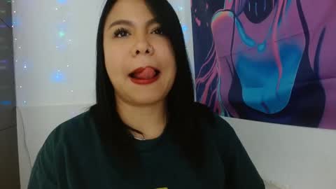 Snapshot of isabella_velvet27 chatting on May 19, 12:55 pm Isabella velvet online show from May 19, 12:55 pm