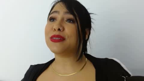 Snapshot of isabella_velvet27 chatting on May 29, 1:31 pm Isabella velvet online show from May 29, 1:31 pm