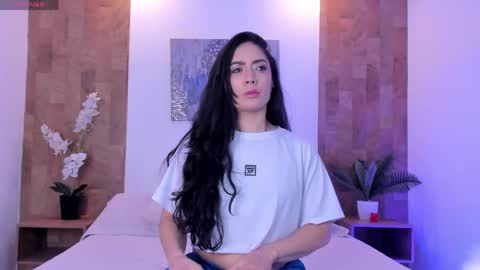 Snapshot of isabella_winkler chatting on April 30, 12:22 pm isabella_winkler online show from April 30, 12:22 pm