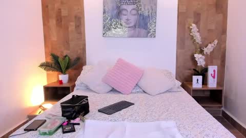 Snapshot of isabella_winkler chatting on May 23, 10:41 am isabella_winkler online show from May 23, 10:41 am