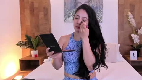 Snapshot of isabella_winkler chatting on May 28, 10:45 am isabella_winkler online show from May 28, 10:45 am