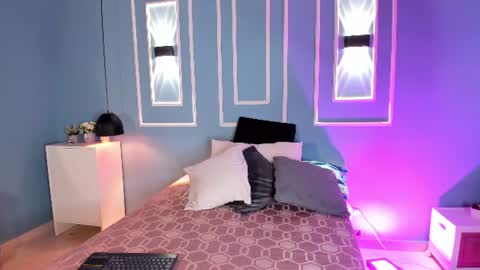 Snapshot of isabella_zc chatting on June 19, 12:20 pm isabella zc online show from June 19, 12:20 pm
