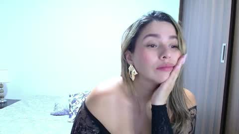isabellaa_smith03 online show from May 23, 1:00 am