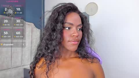 Snapshot of isabellabroms21 chatting on December 23, 8:47 pm    v online show from December 23, 8:47 pm