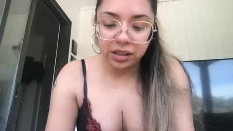 isabellaelizabeth online show from March 24, 6:46 pm