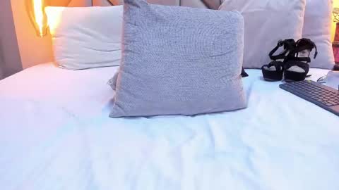 Snapshot of isabellafoox chatting on April 22, 1:34 pm isabellafoox online show from April 22, 1:34 pm