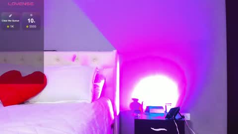 Snapshot of isabellagh1 chatting on June 18, 5:06 pm Instagram soybella01 online show from June 18, 5:06 pm