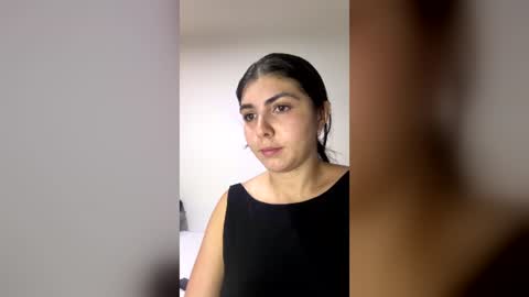 Snapshot of isabellagh1 chatting on July 5, 11:34 pm Instagram soybella01 online show from July 5, 11:34 pm