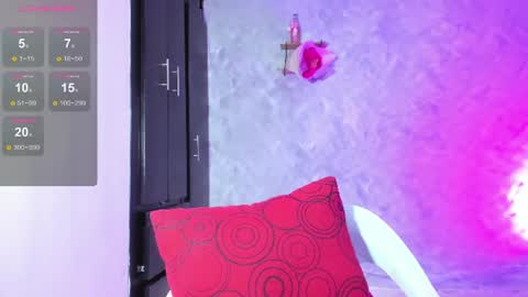 Snapshot of isabellagh1 chatting on July 12, 7:27 pm Instagram soybella01 online show from July 12, 7:27 pm